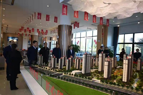 省ag亚娱集团集团表部董事调研徽盐地产德阳项目、霍邱项目